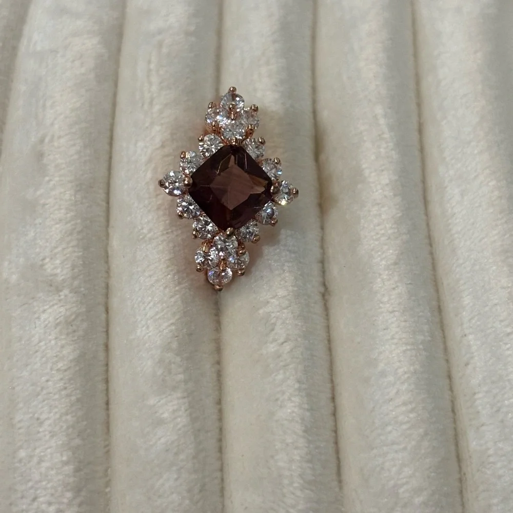 Elegant Purple Halo Ring with Clear Stone Accents and clover ๐ corners 6.5 NWOT - Picture 6 of 11